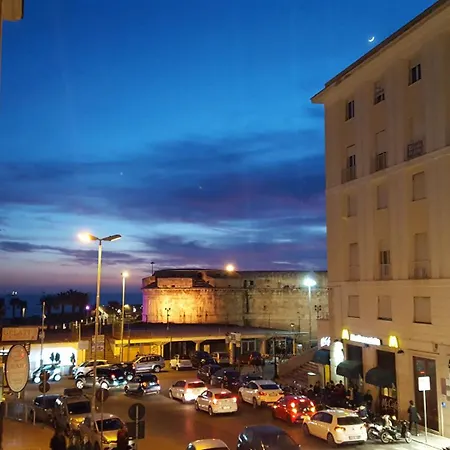 7 Bell's House 3* Civitavecchia