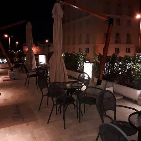 7 Bell's House 3* Civitavecchia